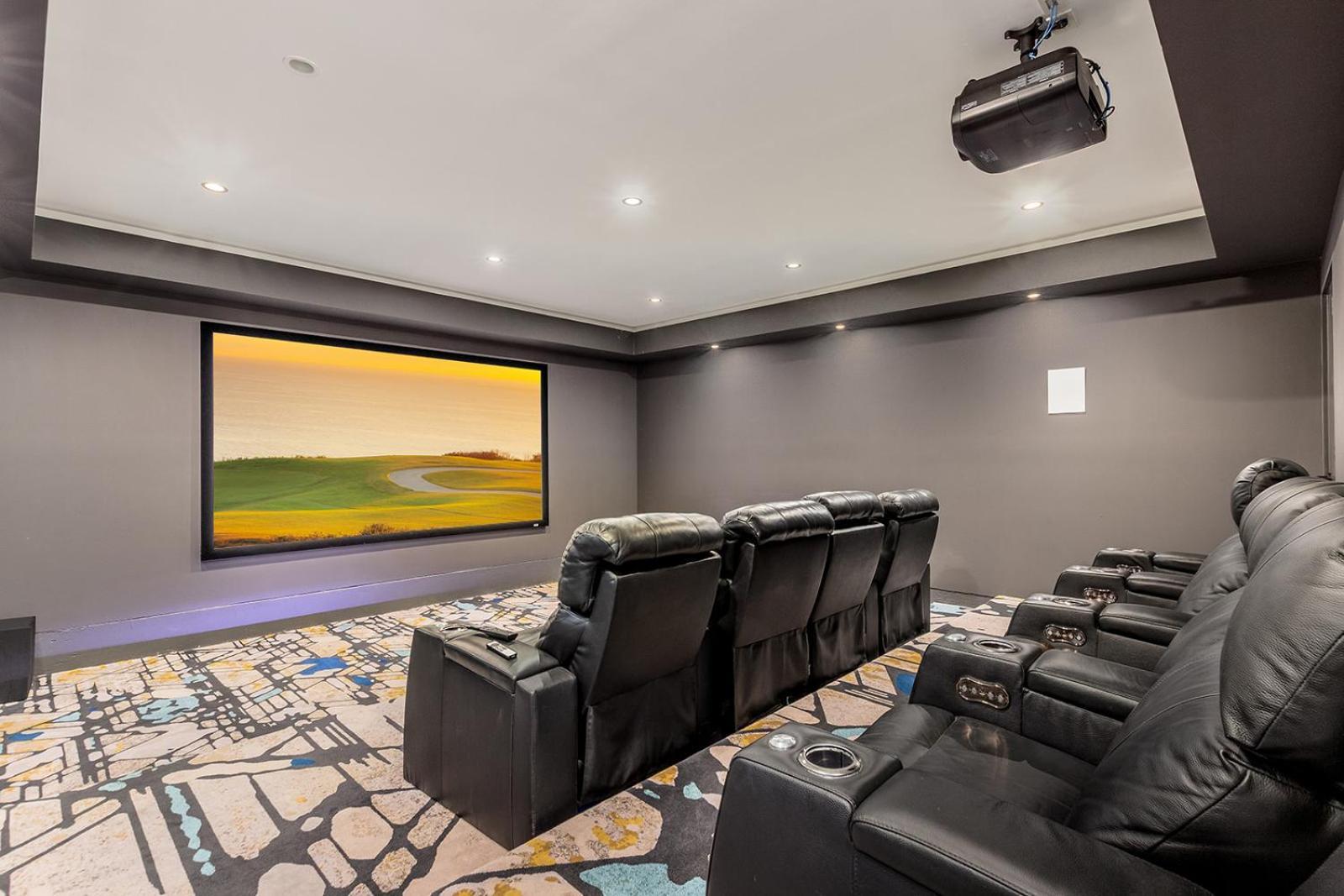 Luxury Micro-Resort, Theater, Sauna, Heated Pool Финикс Екстериор снимка